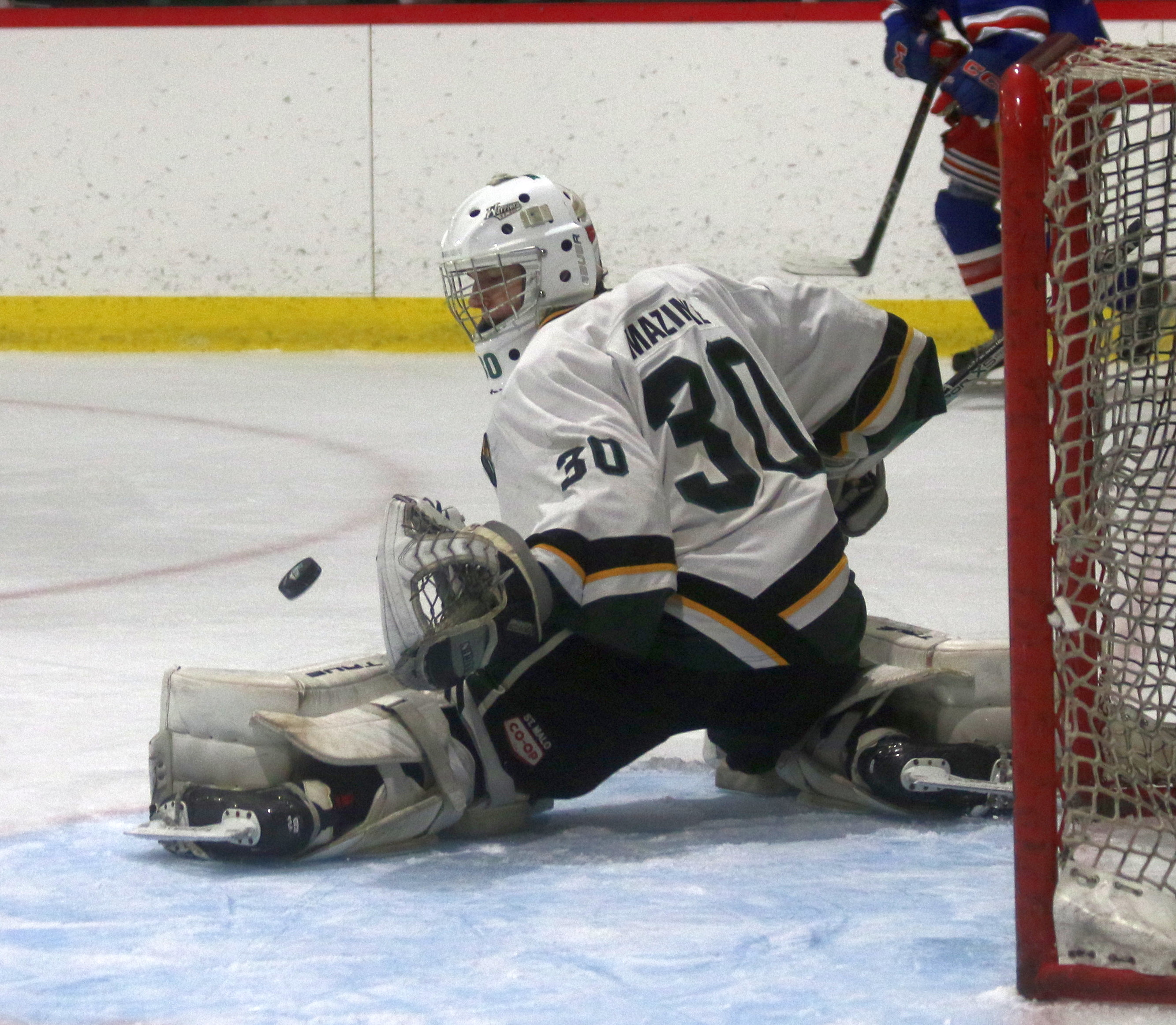 St Malo Warriors Up 3-2 In CRJHL Finals – The Carillon