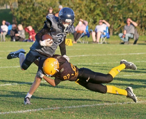 SRSS' junior varsity team defeated West Kildonan in dramatic fashion at A.D. Penner Park Oct. 8. (Cassidy Dankochik The Carillon)